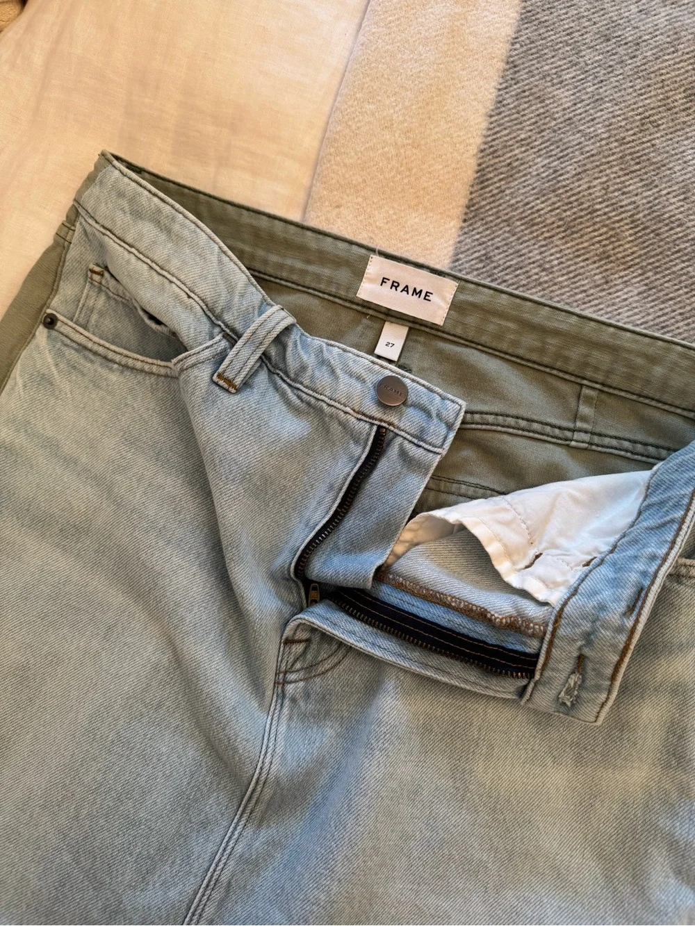 Frame Color block Mini Skirt with Frayed Hem